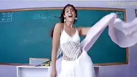 Chi dit nhau gai nha ...