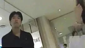 Cô có hai con gái. d ...