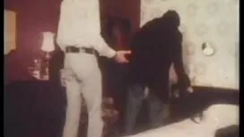 Một cô gái, bạn trai ...