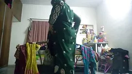 Các cô gái đit nhau  ...