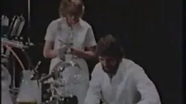 Hai dịt nhau nhất ba ...